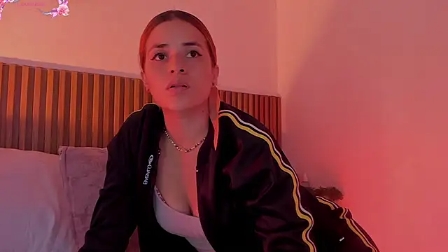 Snapshot of alliss_ginger_ chatting on October 14, 2025, 2:45 am alliss ginger  online show from October 14, 2025, 2:45 am