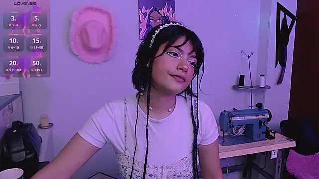 Snapshot of Mattilda_18 chatting on September 25, 2025, 10:16 pm Mattilda 18 online show from September 25, 2025, 10:16 pm