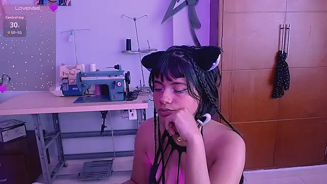 Snapshot of Mattilda_18 chatting on October 9, 2025, 6:52 pm Mattilda 18 online show from October 9, 2025, 6:52 pm