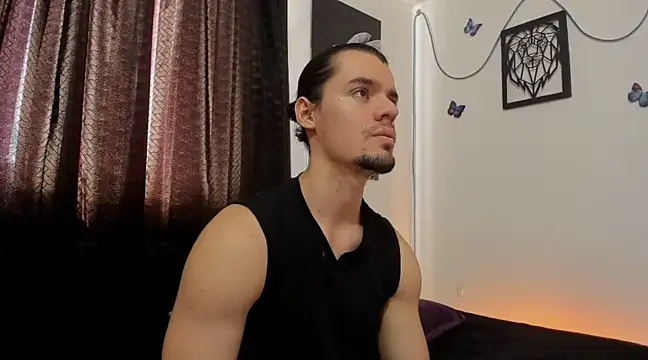 Snapshot of maxi_styles chatting on March 16, 2025, 8:21 pm maxi styles online show from March 16, 2025, 8:21 pm