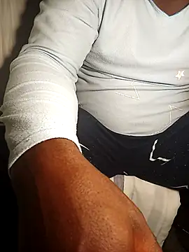 Snapshot of Dube501 chatting on October 4, 2025, 5:36 pm Dube501 online show from October 4, 2025, 5:36 pm