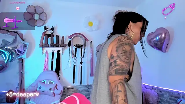 amyswallow7 online show from January 18, 2026, 2:26 am