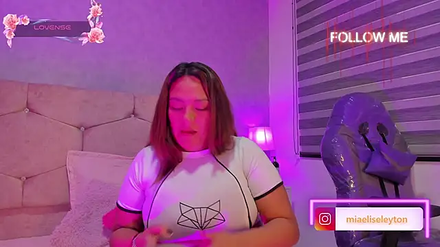 Snapshot of Elise-Leyton chatting on September 26, 2025, 3:41 pm Elise-Leyton online show from September 26, 2025, 3:41 pm