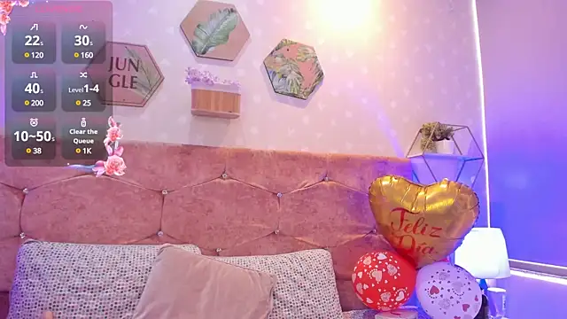 Elise-Leyton online show from February 17, 2025, 7:44 pm