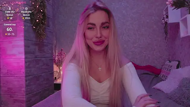 Snapshot of Mika_Rayy chatting on September 28, 2025, 5:31 pm Mika Rayy online show from September 28, 2025, 5:31 pm