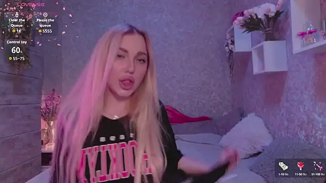 Snapshot of Mika_Rayy chatting on October 4, 2025, 5:36 pm Mika Rayy online show from October 4, 2025, 5:36 pm