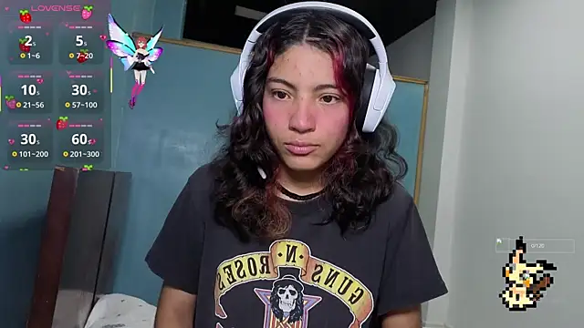 Snapshot of Lovelyamyy chatting on October 12, 2025, 8:10 pm Lovelyamyy online show from October 12, 2025, 8:10 pm