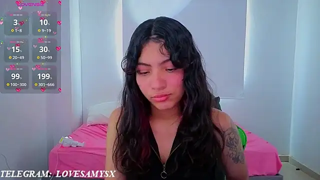 Lovelyamyy online show from May 11, 2026, 4:04 pm