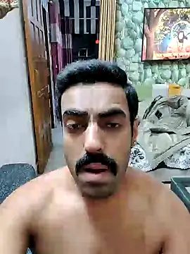 vaibhavchugh38 online show from February 6, 2025, 12:33 am