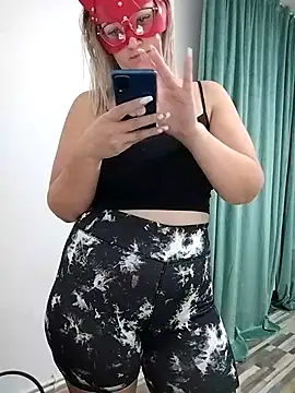 Snapshot of blondaf chatting on October 19, 2025, 6:21 pm blondaf online show from October 19, 2025, 6:21 pm