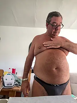 Snapshot of MountJohnXL chatting on May 11, 2026, 1:01 pm MountJohnXL online show from May 11, 2026, 1:01 pm