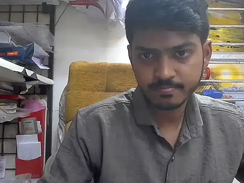 cute modell online show from December 20, 2025, 12:08 pm