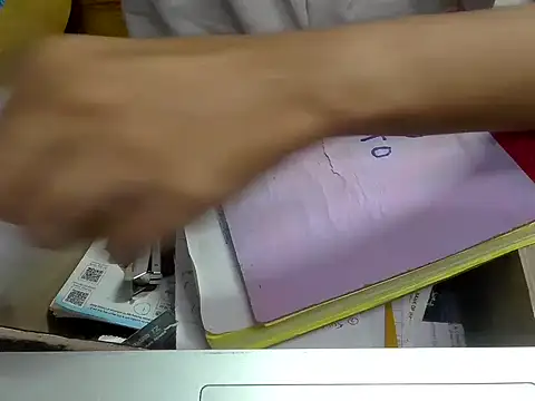 Snapshot of cute_modell chatting on October 9, 2025, 12:17 pm cute modell online show from October 9, 2025, 12:17 pm