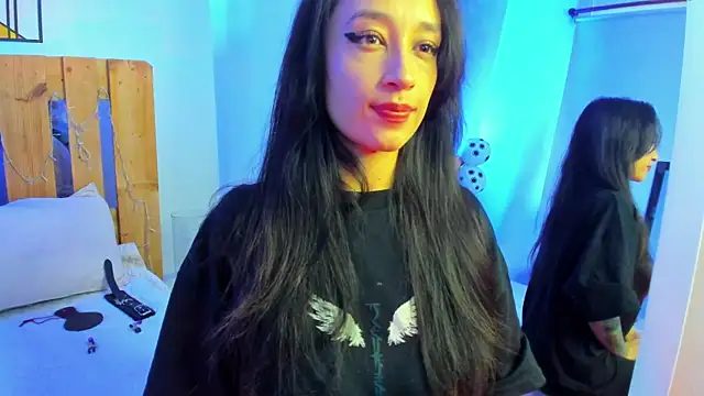 Snapshot of coral_jonesss chatting on July 7, 2026, 2:53 pm coral jonesss online show from July 7, 2026, 2:53 pm