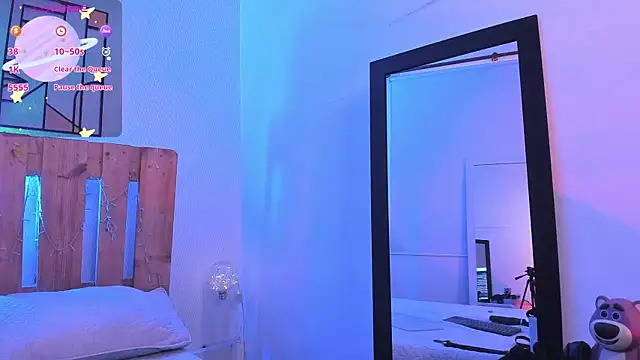 coral jonesss online show from September 30, 2025, 3:40 pm