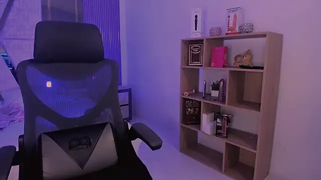 Snapshot of CleeoAdams_ chatting on October 23, 2025, 5:06 am CleeoAdams  online show from October 23, 2025, 5:06 am