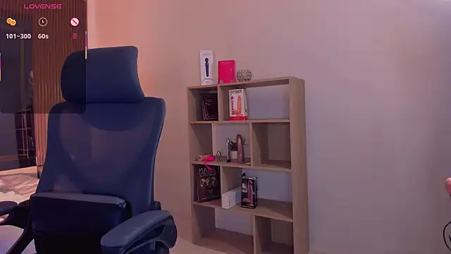 Snapshot of CleeoAdams_ chatting on October 25, 2025, 5:06 am CleeoAdams  online show from October 25, 2025, 5:06 am