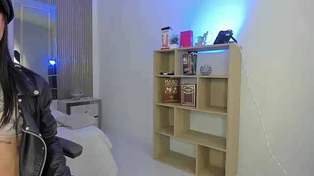 Snapshot of CleeoAdams_ chatting on September 19, 2025, 4:16 am CleeoAdams  online show from September 19, 2025, 4:16 am