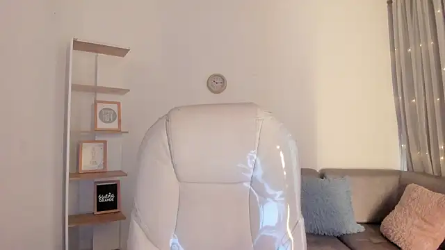 Snapshot of Renaxi_Smith chatting on March 3, 2025, 8:11 pm Renaxi Smith online show from March 3, 2025, 8:11 pm