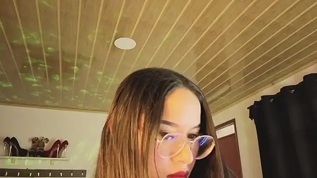 Snapshot of Renaxi_Smith chatting on September 23, 2025, 8:05 pm Renaxi Smith online show from September 23, 2025, 8:05 pm