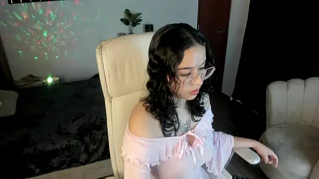 Snapshot of Renaxi_Smith chatting on September 13, 2025, 7:14 pm Renaxi Smith online show from September 13, 2025, 7:14 pm