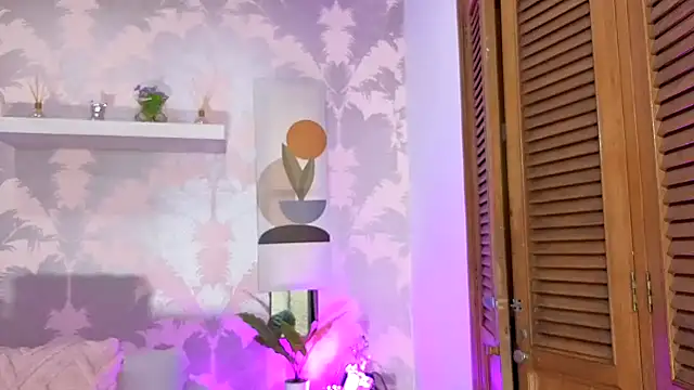 CharlotteGraay online show from November 7, 2025, 7:51 pm