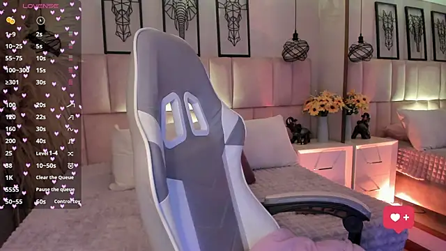 Sara  collins   online show from September 23, 2025, 12:34 pm