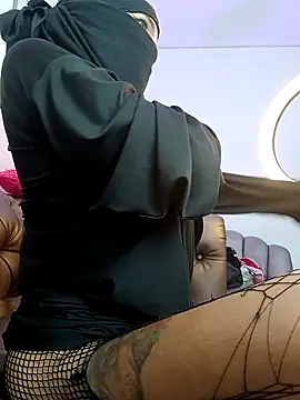 Snapshot of azahara_faraah chatting on October 19, 2025, 6:10 pm azahara faraah online show from October 19, 2025, 6:10 pm