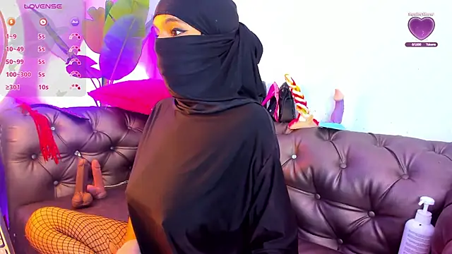 Snapshot of azahara_faraah chatting on September 19, 2025, 2:54 pm azahara faraah online show from September 19, 2025, 2:54 pm