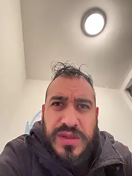 leonardohot1987 online show from January 15, 2025, 4:21 pm