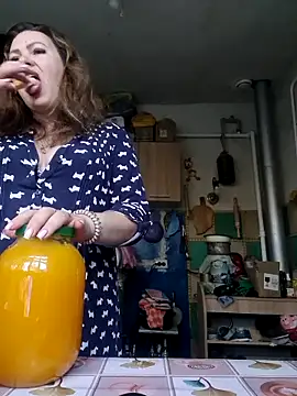 Snapshot of Jyleta chatting on September 21, 2025, 2:44 pm Jyleta online show from September 21, 2025, 2:44 pm