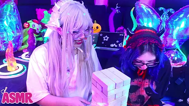 Kimlennox  online show from February 3, 2026, 7:08 pm