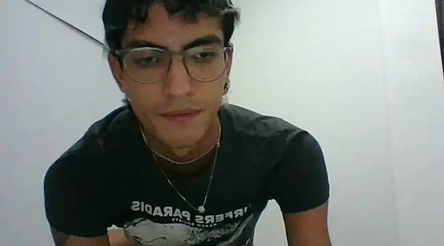 Snapshot of Axel_Twink1 chatting on February 20, 2025, 2:29 am Axel Twink1 online show from February 20, 2025, 2:29 am