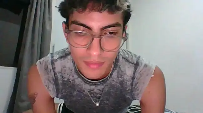 Snapshot of Axel_Twink1 chatting on February 14, 2025, 1:56 am Axel Twink1 online show from February 14, 2025, 1:56 am