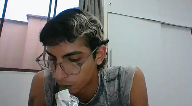 Snapshot of Axel_Twink1 chatting on February 13, 2025, 10:54 pm Axel Twink1 online show from February 13, 2025, 10:54 pm
