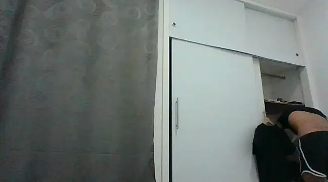 Snapshot of Axel_Twink1 chatting on February 19, 2025, 5:49 am Axel Twink1 online show from February 19, 2025, 5:49 am