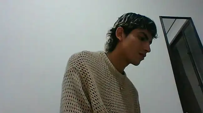 Snapshot of Axel_Twink1 chatting on March 5, 2025, 2:36 am Axel Twink1 online show from March 5, 2025, 2:36 am