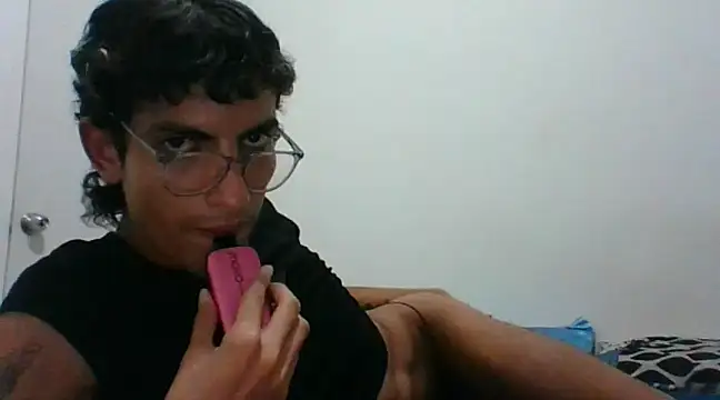 Snapshot of Axel_Twink1 chatting on March 20, 2025, 5:02 am Axel Twink1 online show from March 20, 2025, 5:02 am