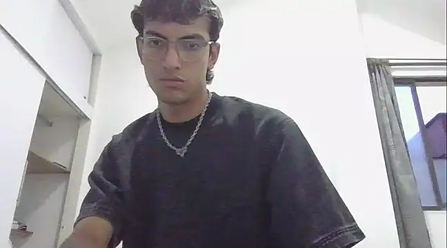 Snapshot of Axel_Twink1 chatting on February 2, 2025, 11:11 pm Axel Twink1 online show from February 2, 2025, 11:11 pm