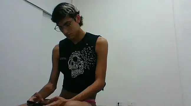 Snapshot of Axel_Twink1 chatting on February 13, 2025, 1:50 am Axel Twink1 online show from February 13, 2025, 1:50 am