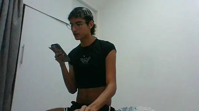 Snapshot of Axel_Twink1 chatting on February 28, 2025, 2:09 am Axel Twink1 online show from February 28, 2025, 2:09 am