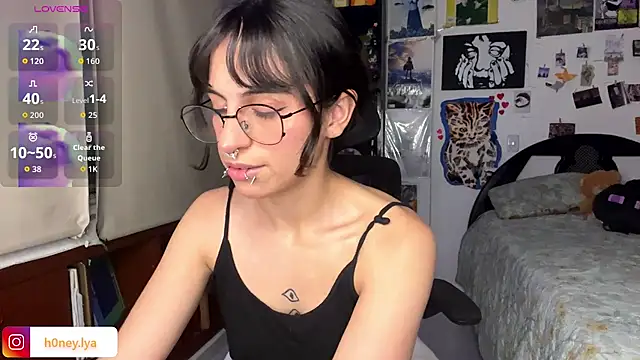 B0nnie H0ney online show from June 27, 2026, 1:55 am