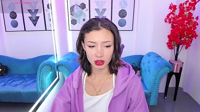 Akaza Hakuji  online show from October 9, 2025, 12:49 pm