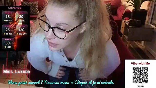 Snapshot of Miss_luxiole chatting on September 22, 2025, 7:31 pm Miss luxiole online show from September 22, 2025, 7:31 pm