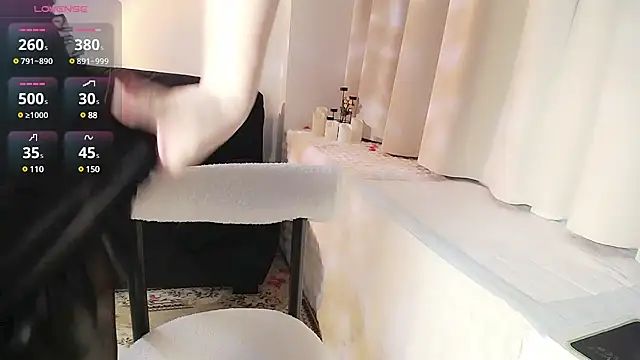 Hey-Cute online show from February 15, 2025, 4:01 pm