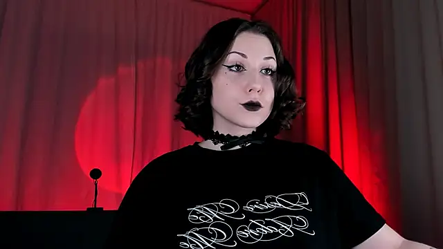 Snapshot of Eva_Moss_ chatting on October 22, 2025, 7:24 pm Eva Moss online show from October 22, 2025, 7:24 pm