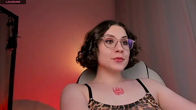 Snapshot of Eva_Moss_ chatting on February 24, 2025, 3:33 am Eva Moss online show from February 24, 2025, 3:33 am
