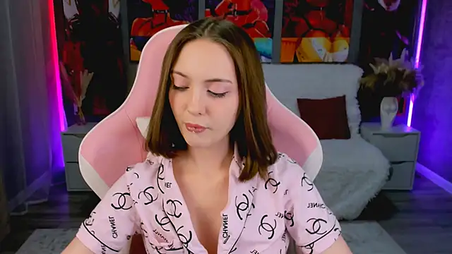 JesssWalker online show from February 10, 2026, 6:29 pm