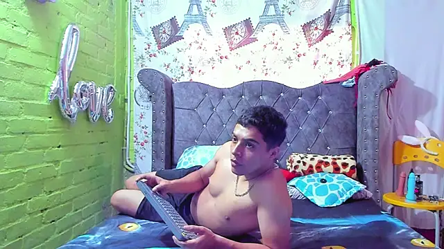 HannayAxeel online show from March 7, 2025, 7:05 pm