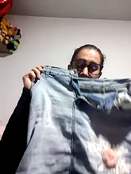 Snapshot of CHARLOTTE_1711 chatting on October 15, 2025, 4:00 am CHARLOTTE 1711 online show from October 15, 2025, 4:00 am